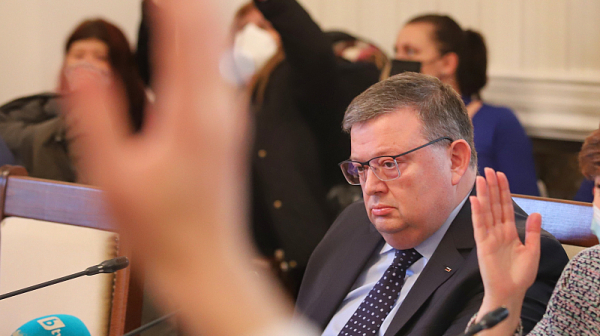 Цацаров изпрати на НС обещаните предложения за промени в КПКОНПИ
