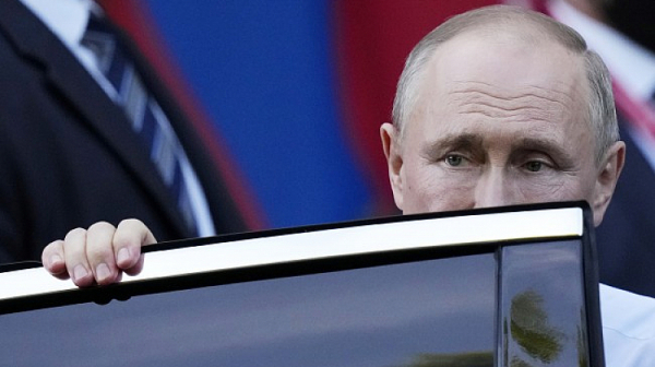 Евгений Кънев: Войната разбули мита за „гениалния стратег Путин“