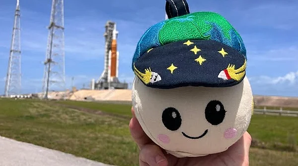 Лунният талисман Rise, който обедини планетата ни по пътя си към Луната