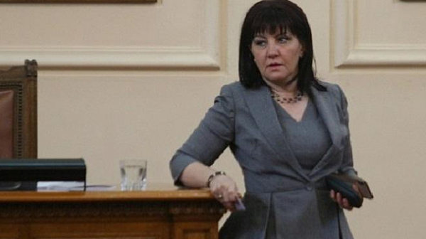 Колко депутати ще дарят кръв след призива на Караянчева?