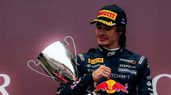 Експерти предричат дебют на българина Н. Цолов във Формула 1 до две години