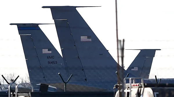 Американските въздушни цистерни за операции в Иран започнаха да пристигат в Румъния