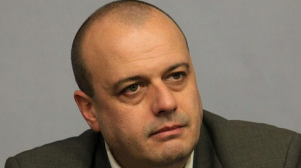 Христо Проданов: Девета оставка не решава кризата