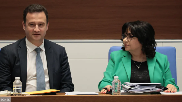 Бюджетът за 2026 г. в евро мина на първо четене в НС