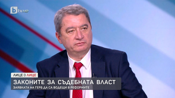 Емануил Йорданов: Ръководството на прокуратурата в последните 10 минути от мача си вкара два зрелищни автогола