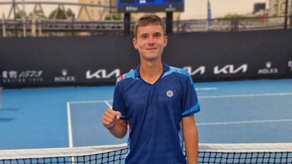17-годишният Илиян Радулов е 1/4-финалист на Australian Open