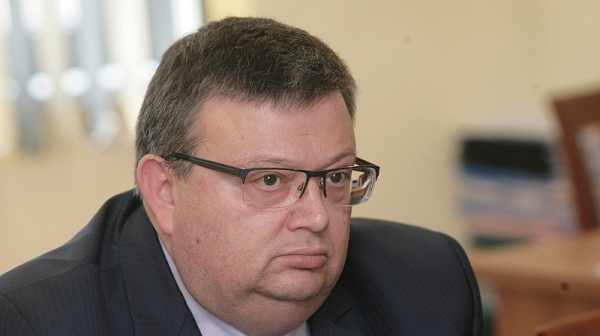 Държавен вестник обнародва указа за освобождаването на Цацаров като главен прокурор