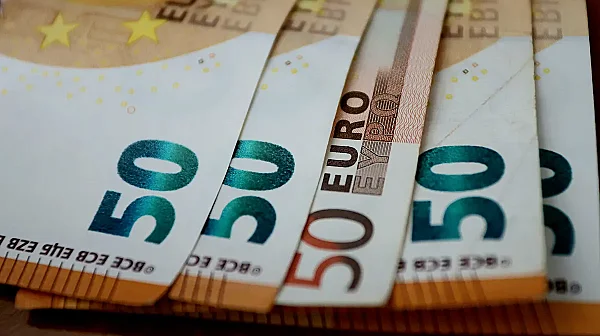 Еврото падна до най-ниското си ниво от август