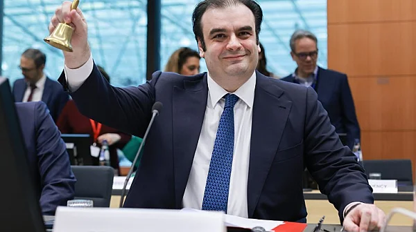 Еврогрупата приветства България за плавното въвеждане на еврото