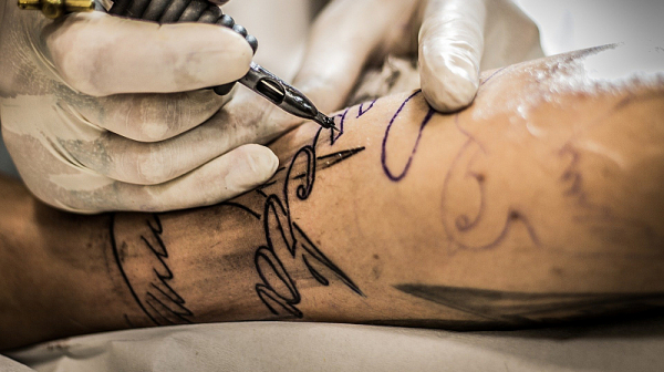 Русия погна татуировките. Иска да ги забрани със закон