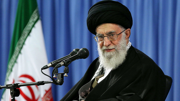 Аятолах Хаменей отхвърли провеждането на ключови референдуми в Иран
