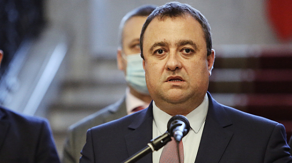 Министър Иванов: В „Напоителни системи“ има нарушения с европари. Половината администрация си тръгва