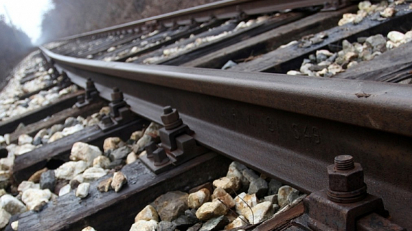Влакове са разминаха на косъм от челен сблъсък в Румъния, има ранени