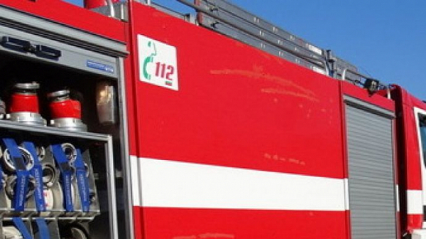 Един загинал след голям пожар в дом за възрастни край Варна