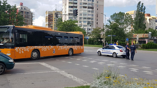 Автобус помете дете с тротинетка в столицата