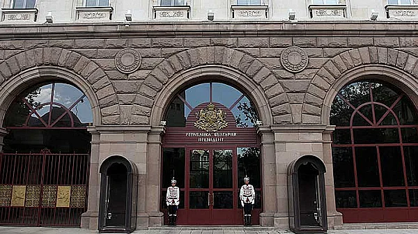 Президентът Йотова започва консултации за служебен премиер с парламентарните групи