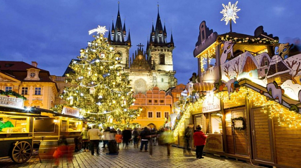 Коледните базари – традиция, романтика и пропаганда