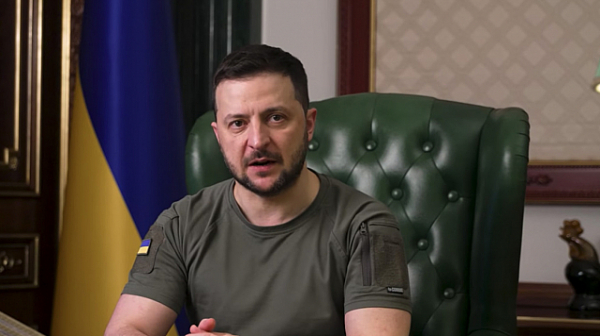 Зеленски: Киев няма да отстъпи територии на Москва дори и при референдум