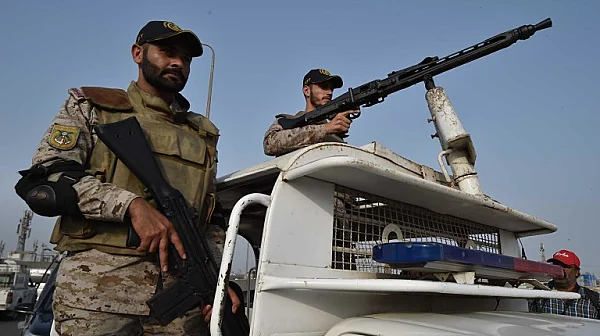 Отново сблъсъци между Пакистан и Афганистан: Двете страни стрелят с тежка артилерия