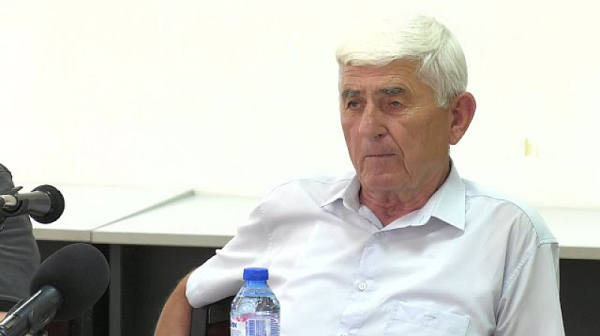 Шефът на запасните военни вербува гласове за Румен Радев, потресени свидетели пишат на ЦИК и военния министър