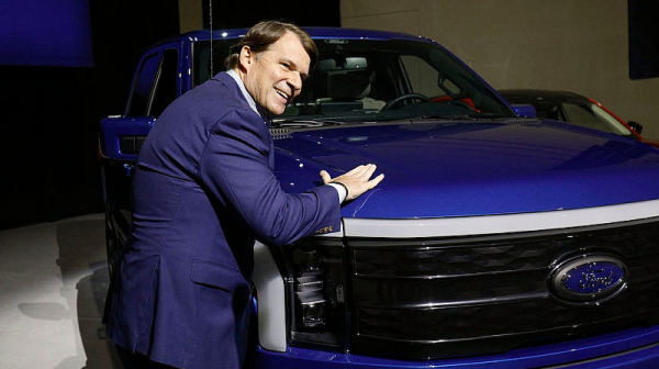 Шефът на Ford: Европа рискува бъдещето на автомобилната си индустрия