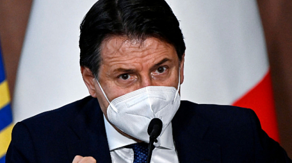 Италианският премиер: Забавянето на Пфайзер и АстраЗенека причинява огромна вреда