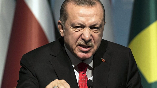 Турция предупреди Гърция: Не си играйте с нас