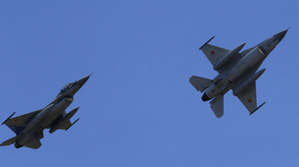 България ще получи допълнително въоръжение за Ф-16