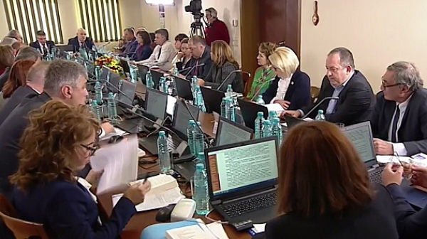 Лозан Панов и членове на ВСС поискаха нова процедура за избор на главен прокурор /обновена/