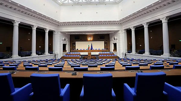 Депутатите няма да излизат във ваканция по време на избори