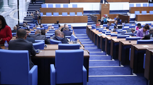 Депутатите нищят бюджет 2024 на първо четене