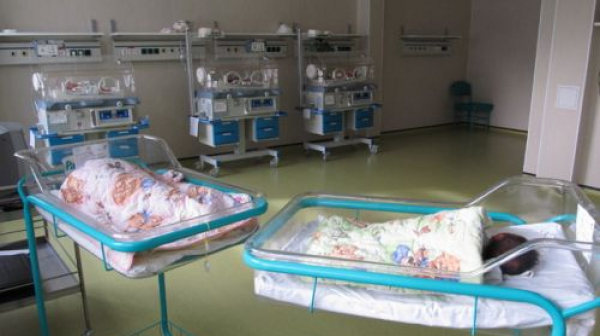 Новородено почина в болницата във Видин, институциите си прехвърлят топката