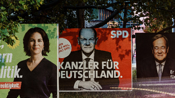 Избори в Германия: Социалдемократите и съюзът на Меркел с еднакви гласове