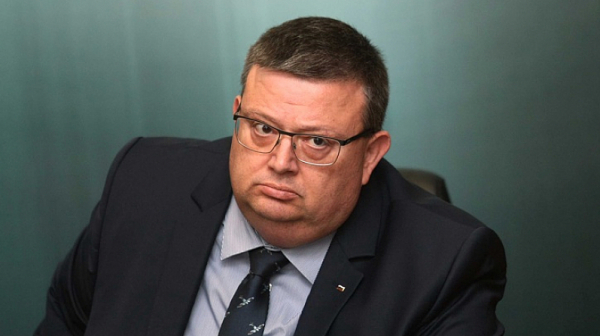 Цацаров на отчет пред антикорупционната комисия в парламента