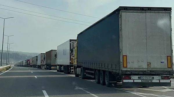 Нови блокади по българската граница: Превозвачи затвориха пунктовете към Сърбия и РСМ