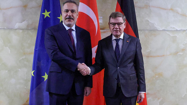 Германия с нов етап в отношенията с Турция, настоява Анкара да участва в отбраната на ЕС