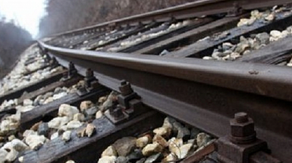 Влак отнесе джип на жп прелез край Разград, по чудо няма пострадали