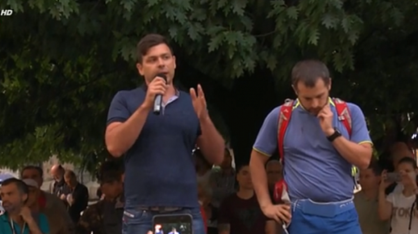 Ден 28 на протеста: Двете бити момчета от гербаджии: Да си върнем държавата заедно /видео/