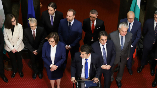 Петков и 10 министри от кабинета му - на парламентарен контрол