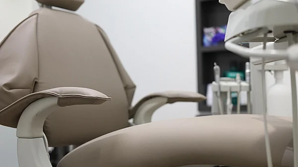 Порочната схема се разширява: Видеа от гинекологичен кабинет в София в порносайтове