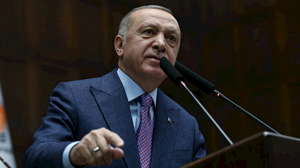 Би Би Си: Защо дългогодишни отговорни кадри от партията на Ердоган подават оставки?