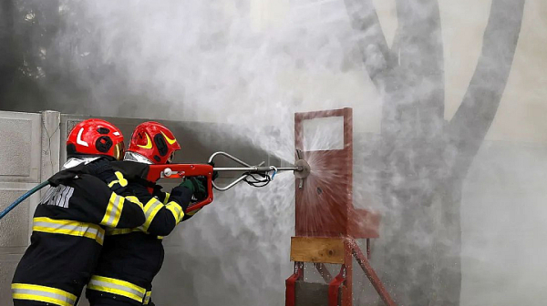 Трима загинали и 13 ранени при експлозия в Букурещ