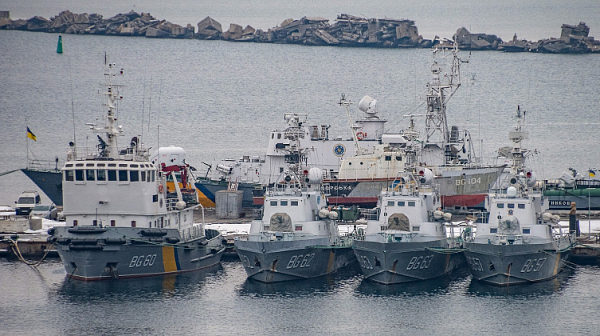 Забраняват достъпа до български пристанища на кораби и лодки, сертифицирани от Русия