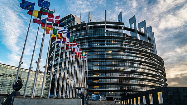 ЕП ще гласува резолюция за приемане на България и Румъния в Шенген
