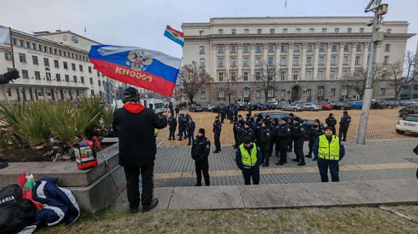 Двама задържани след сутрешния протест на 