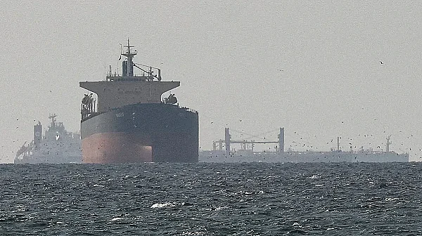 Иран атакува петролен танкер край Дубай, напрежението в Близкия изток ескалира