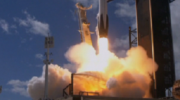Космически успех: Корабът ”Драгън” на ”Спейс Екс” беше изстрелян към МКС