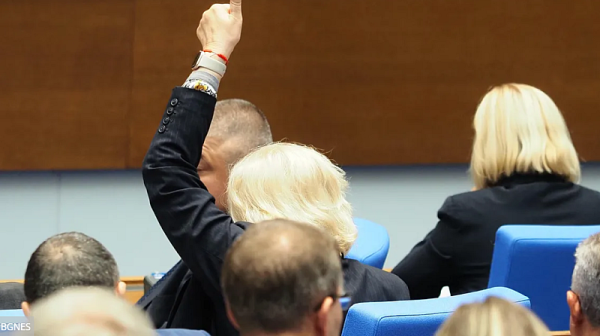 Ключов ден в парламента: Одобриха структурен заем и международна данъчна конвенция