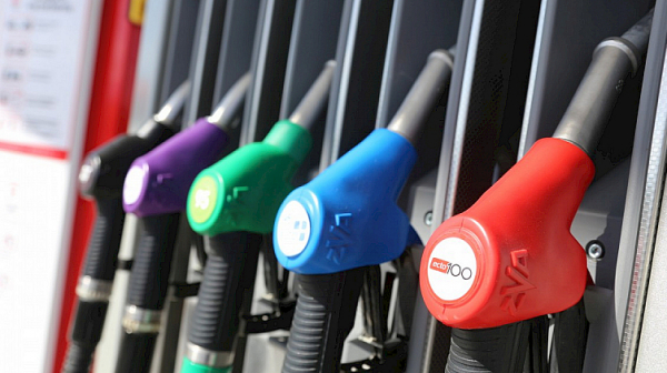 Цените на горивата се успокояват, посрещаме септември с по-евтини бензин и дизел