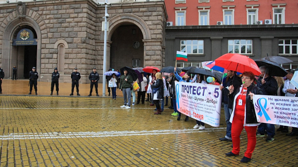 Борисов се среща във вторник с протестиращите медсестри